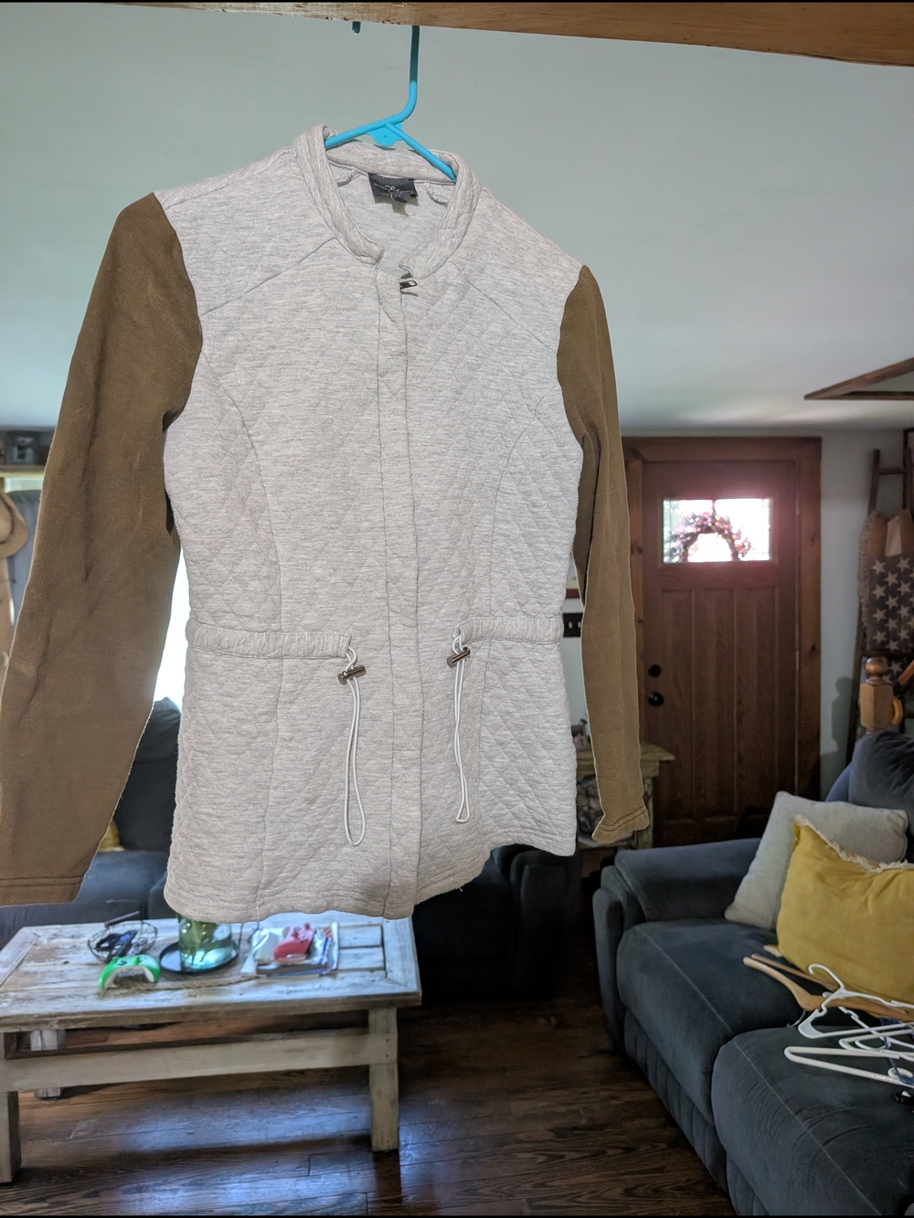 Market & Spruce Quilted Light Gray Jacket with Brown Sleeves